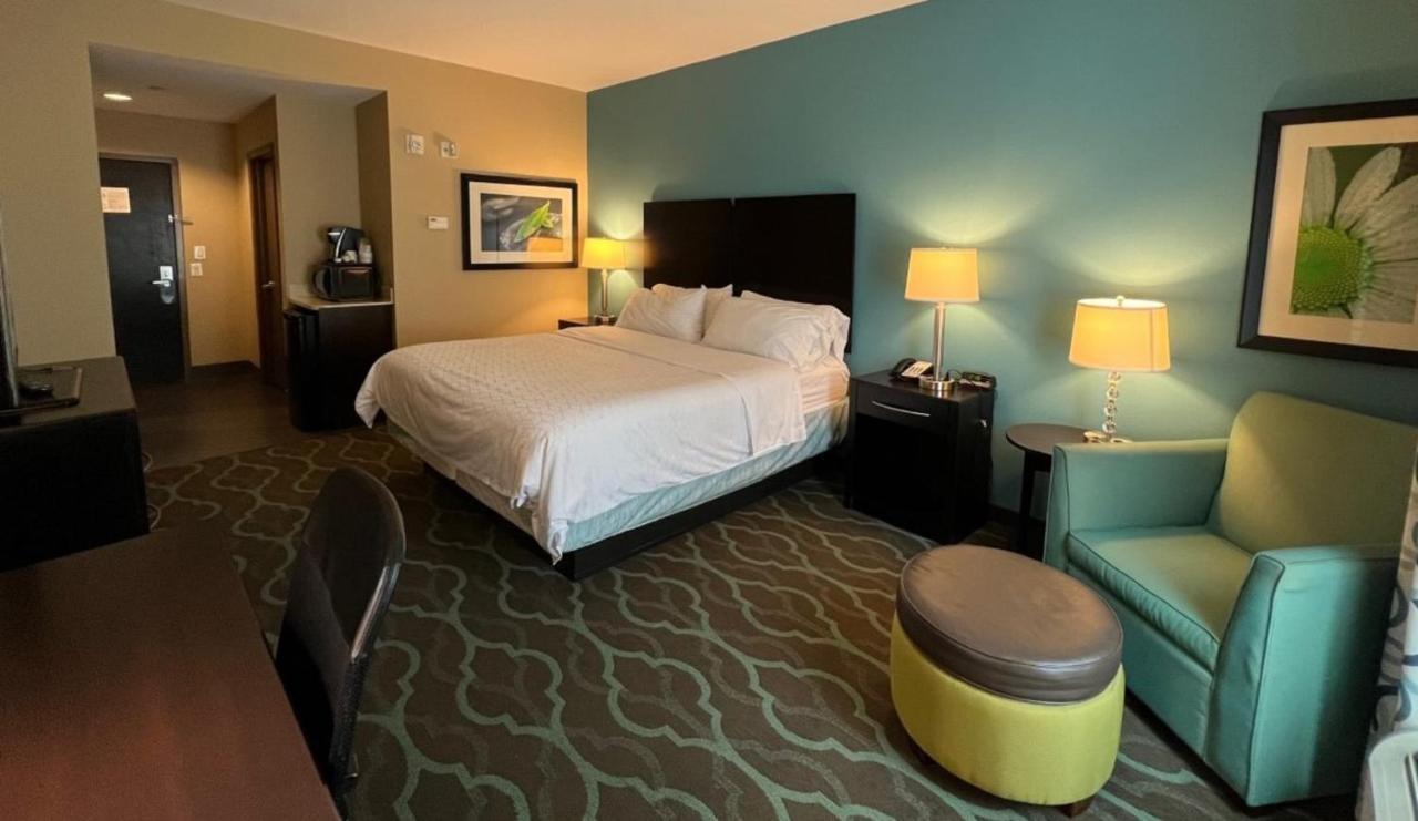 Holiday Inn Express Hotels & Suites Cuero By Ihg Exterior foto