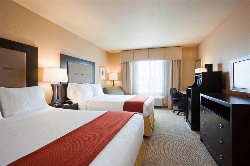 Holiday Inn Express Hotels & Suites Cuero By Ihg Exterior foto